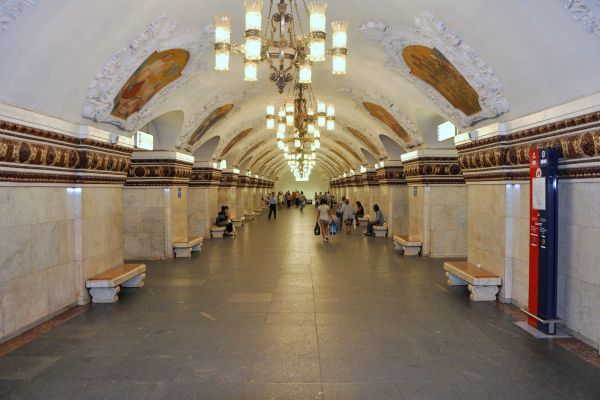 el-lujo-del-metro-de-moscu-42B8DCA38-402C-89AB-8F74-DDAAC4817FD6.jpg
